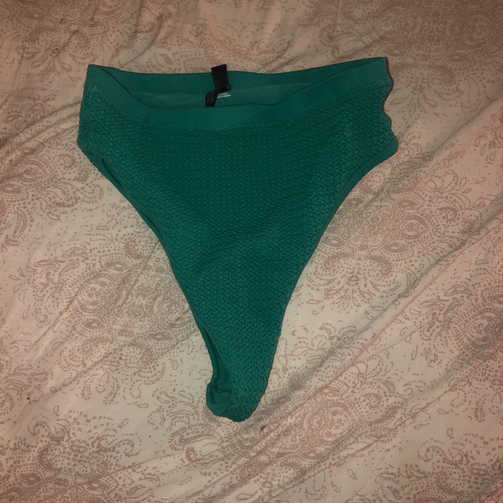 High waist NWOT UO bikini bottom